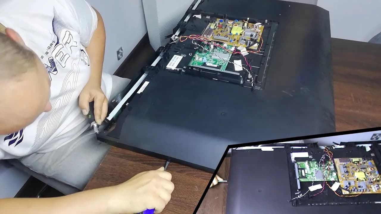 Ile kosztuje czyszczenie matrycy w telewizorze? Sprawdź, zanim zapłacisz